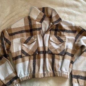 Women’s cropped flannel jacket